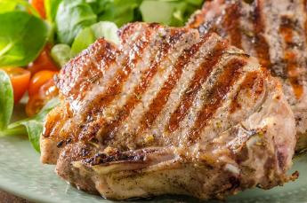 cote_filet_de_porc_et_légumes.png